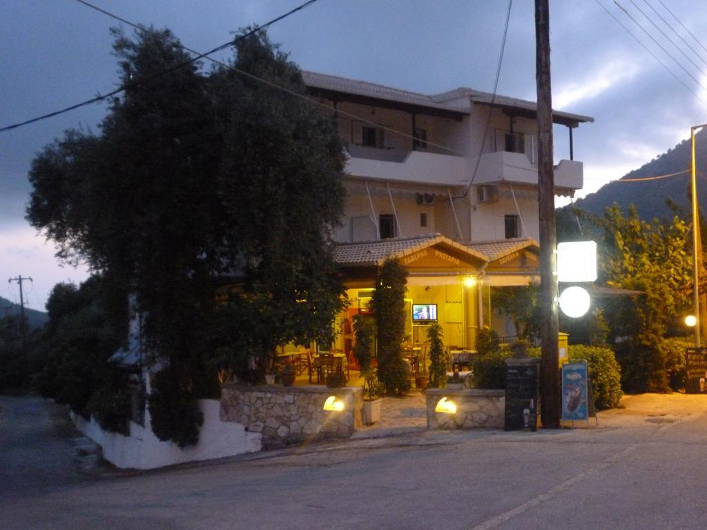 Lichnos Babis Taverna & Rooms Parga Exterior photo